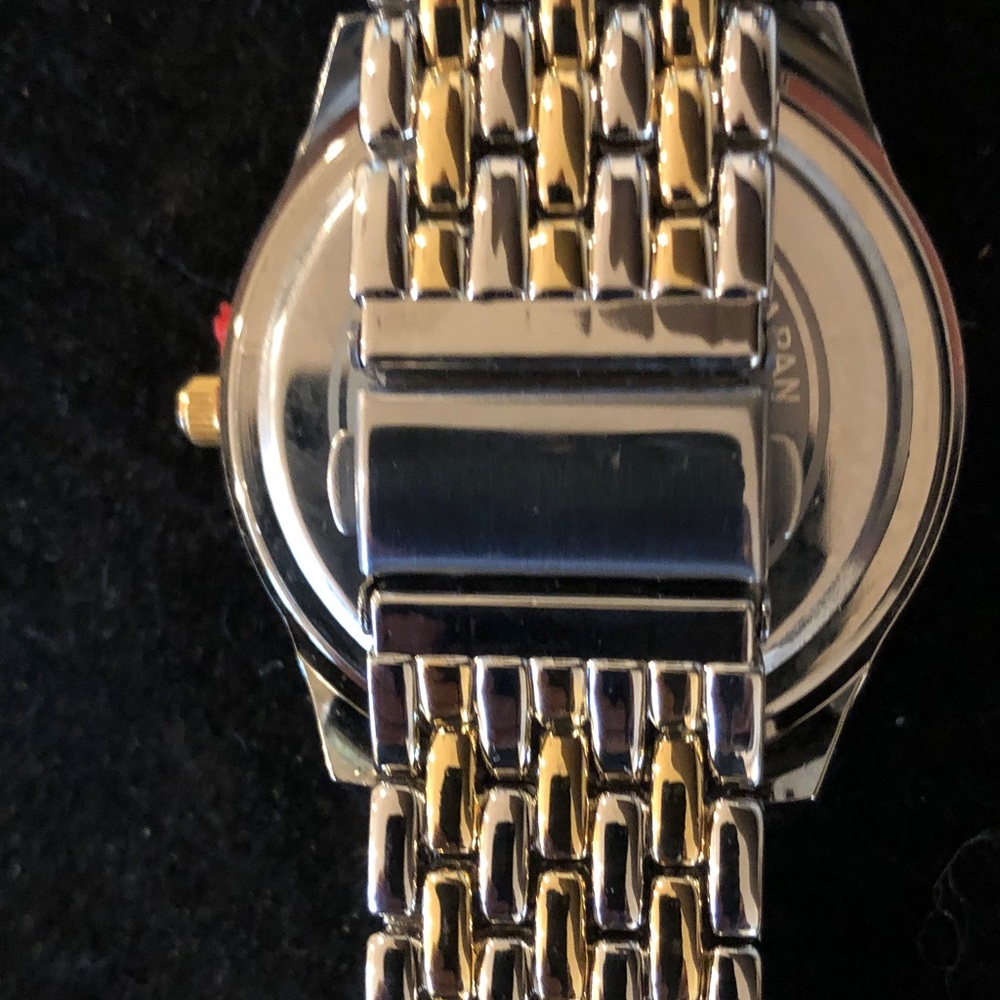 - Men’s Gold and Silver Watch - Picture 7 of 9